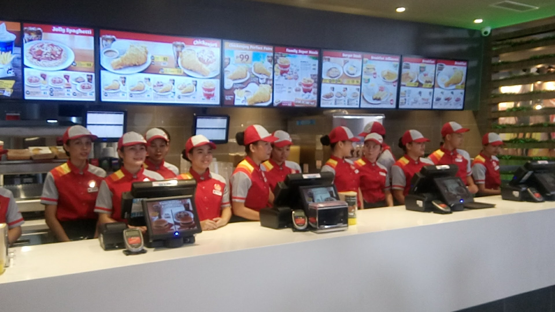 Jollibee's 1000th store opening!