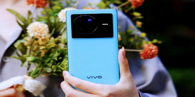 vivo X80 in Urban Blue