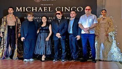 Michael Cinco (fourth from left) and his two models with executives of The Philippine Legacy Albert Andrada, Judith Tan, Archie Tan and Charles Pontier (1)