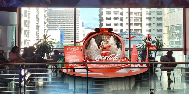 Coca-Cola's Santa Snow Globe_1