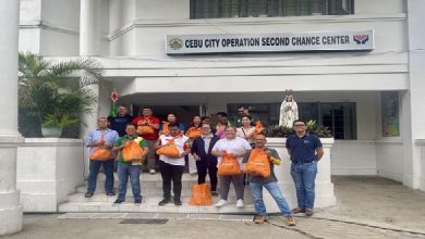 Globe employee volunteers in Cebu City